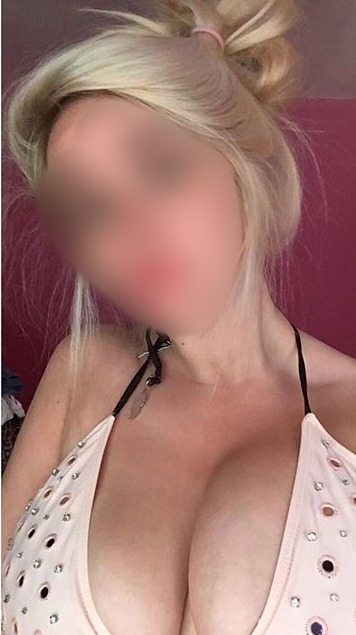 Rubia hermosa en busca de calientes como yo!!!