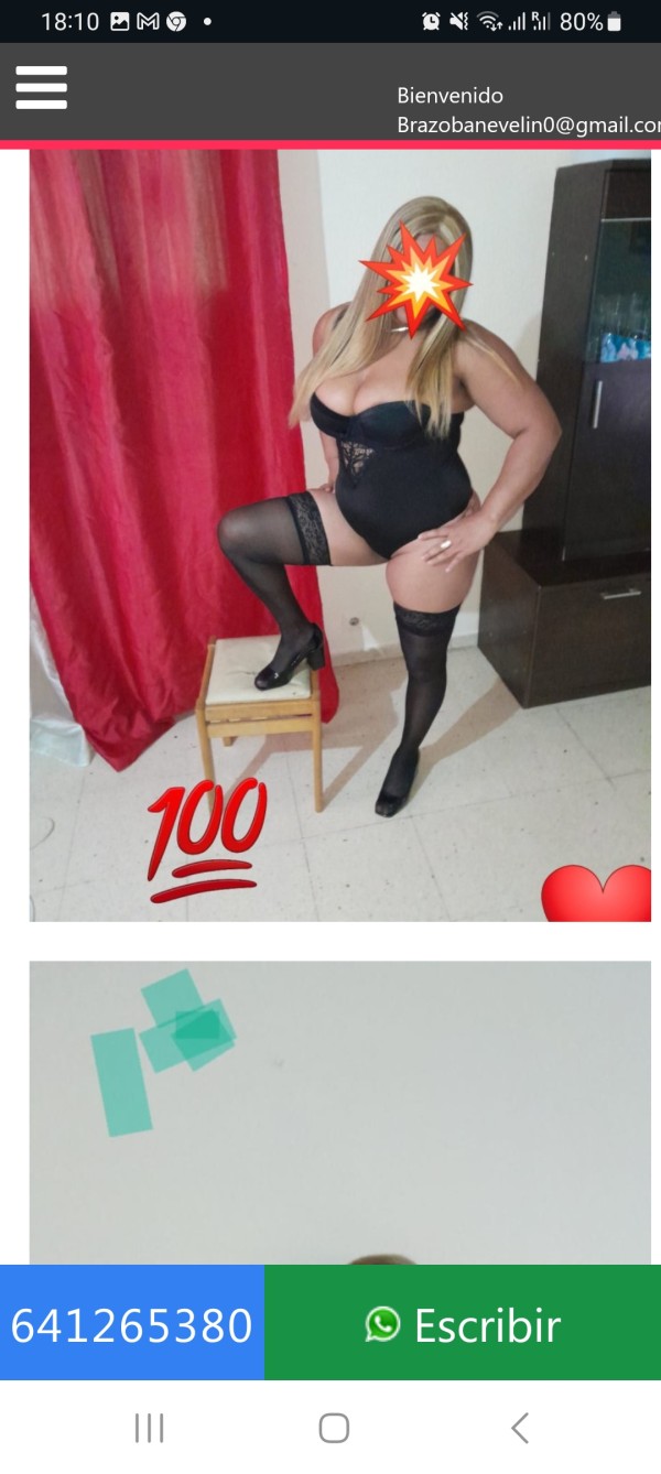 Chica latina cachonda cariñosa fiestera besucona