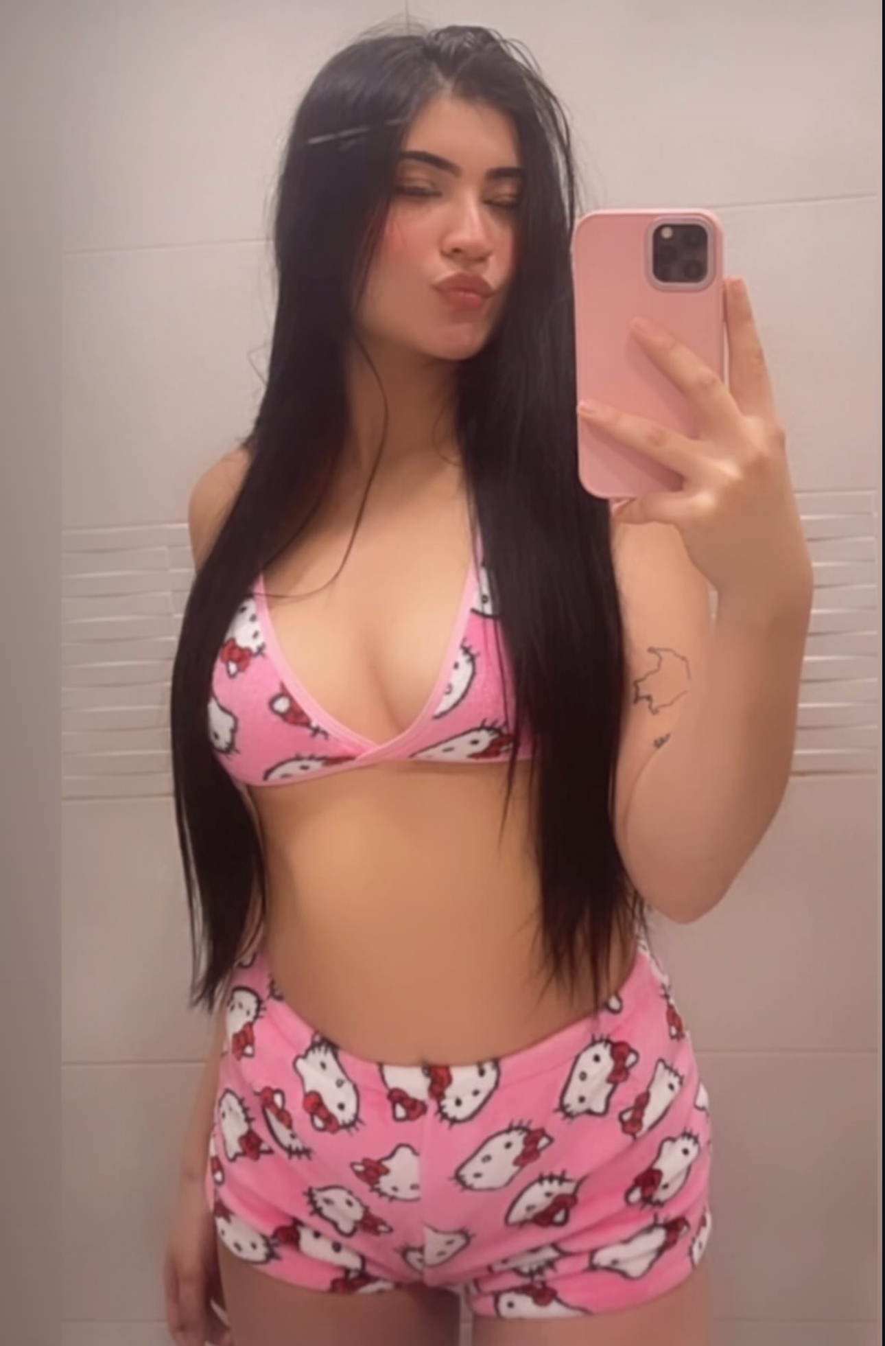 JOVENCITA CARIÑOSA