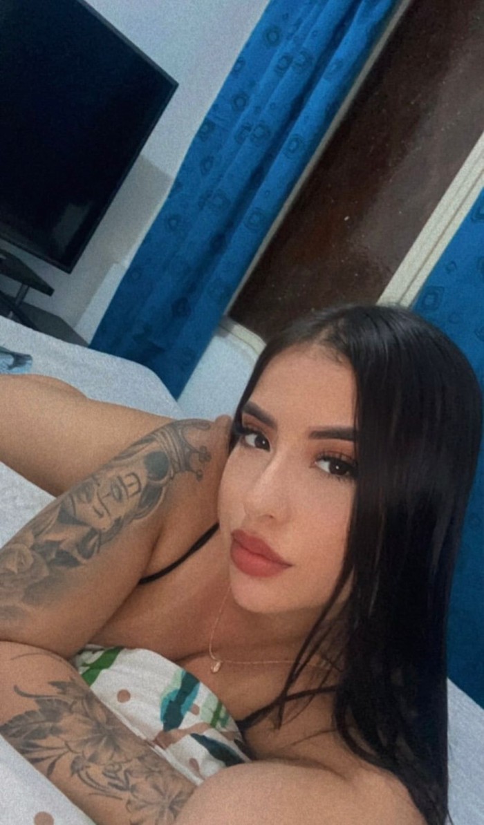 Hola soy Karolina una escort.