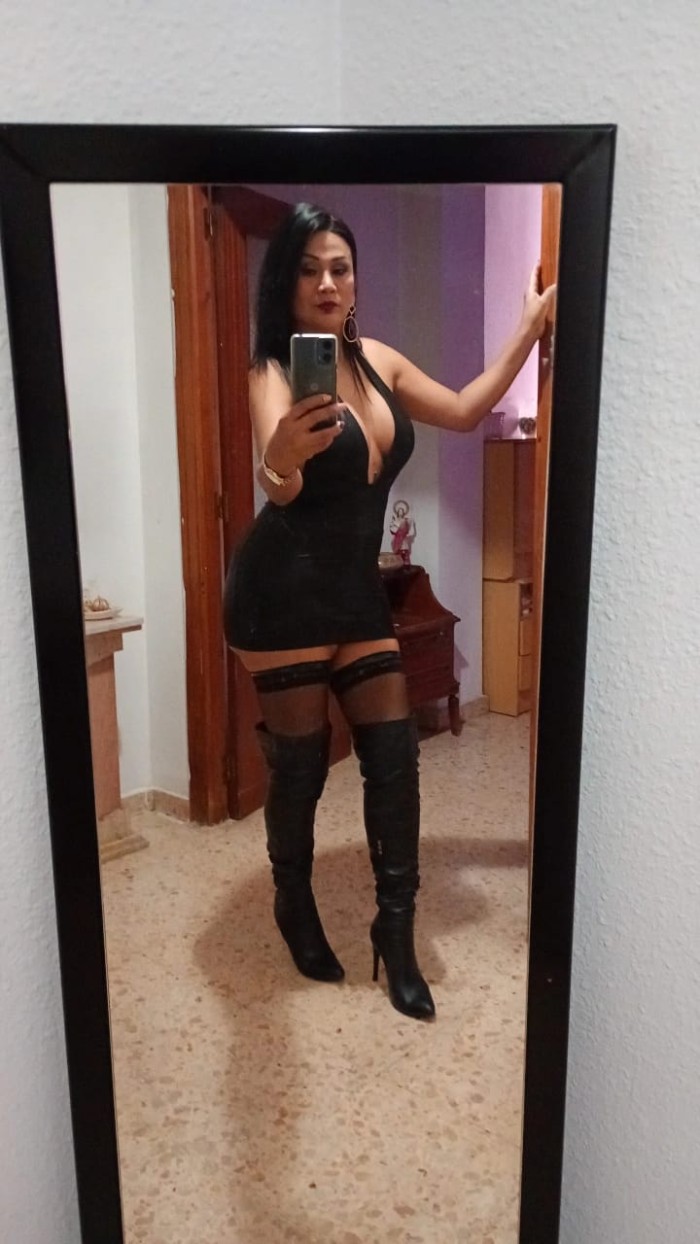 Chica guapa viciosa y fiestera de paso en gandia