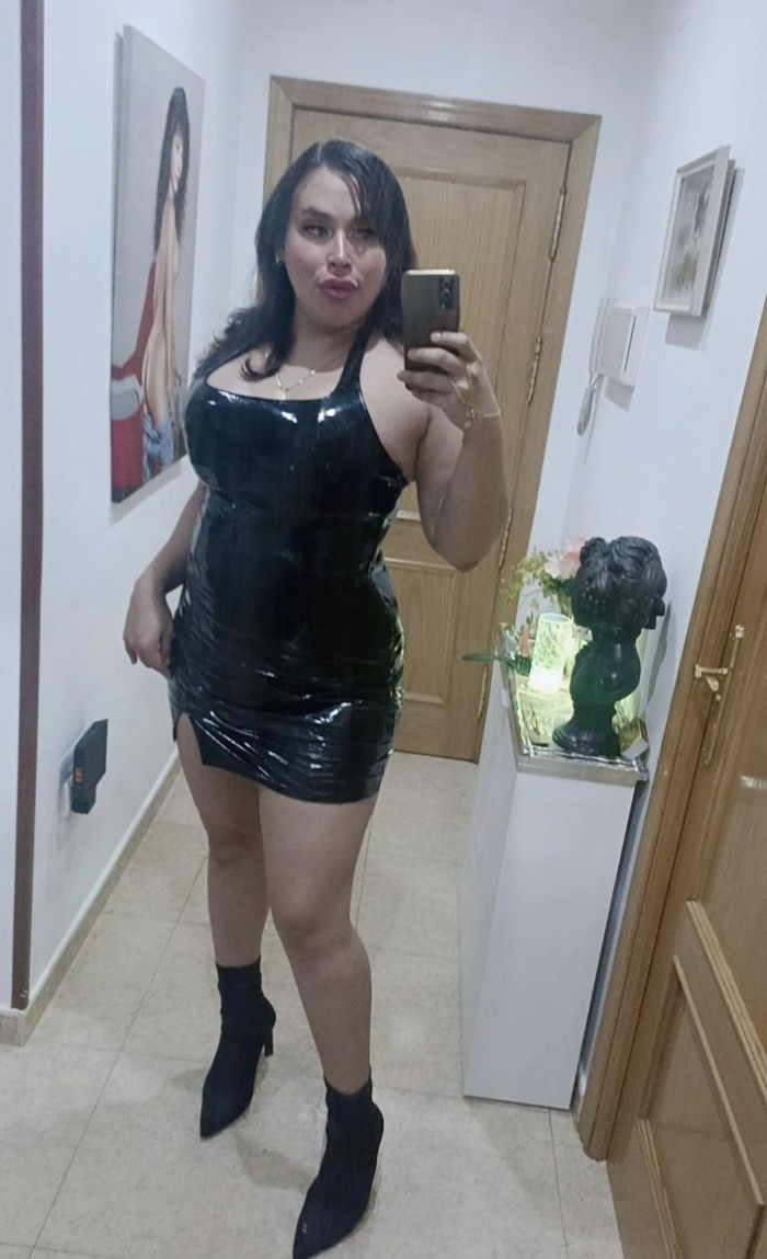 Chica trans estro vertida muy femenina la mamo ric