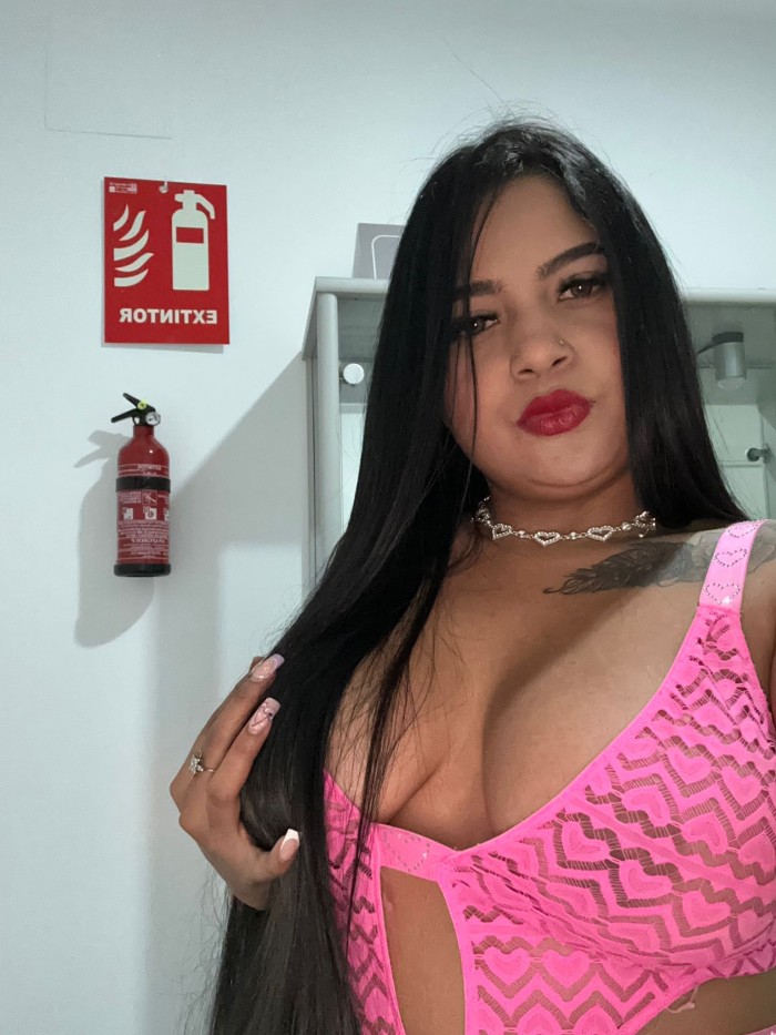 JOVENSITA LATINA ABIERTA A EXPERIMENTAR MORBO…