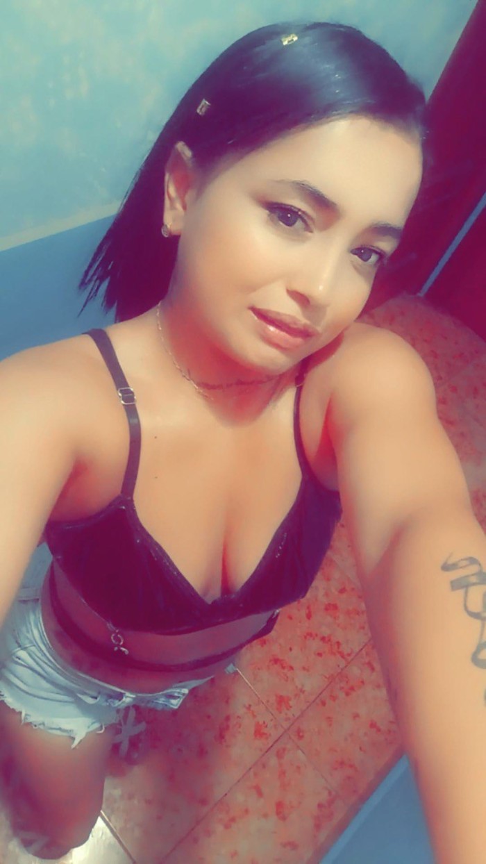 Isa Caliente Como Ninguna