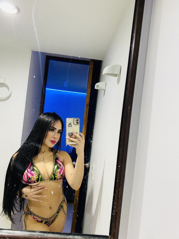 Hola mis amores soy dulce chica colombiana