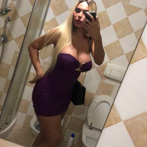 Travesti Novedad Real guapa femenina