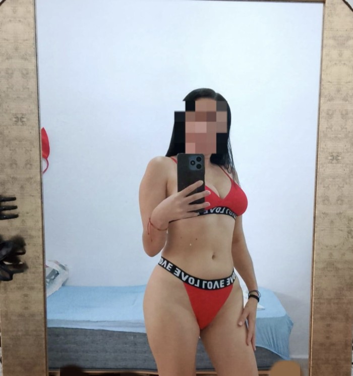 SEXY LATINA QUE SABE MOVERSE MUY BIEN