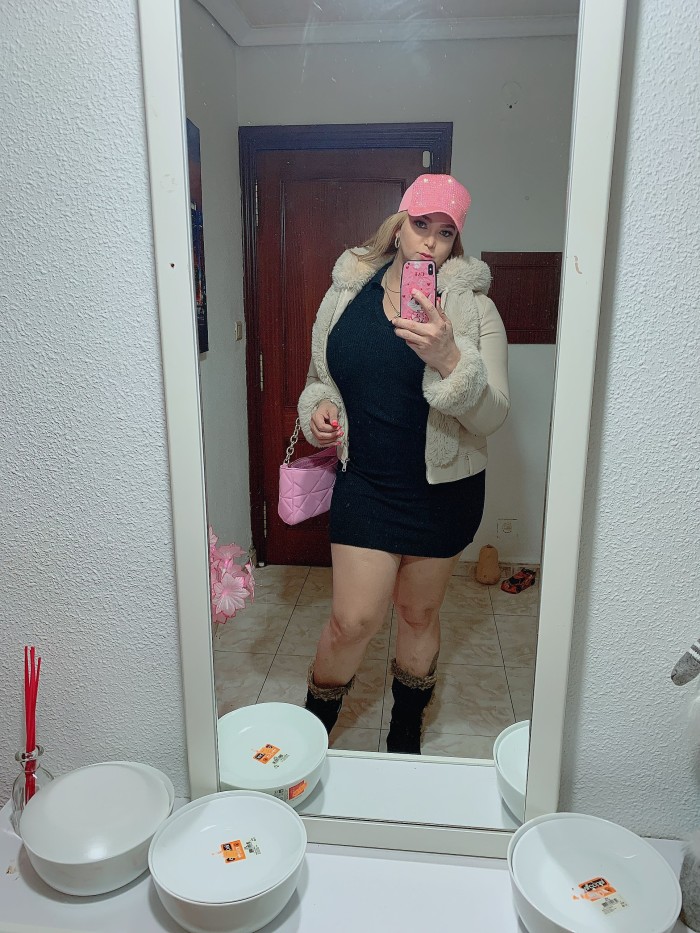 Hola amores. Estoy en Vigo disponible para ti