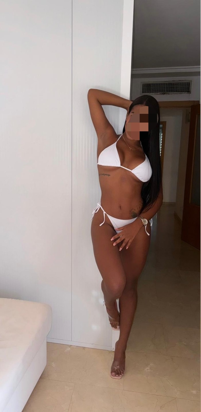 RENATA LINDA ESCORT COLOMBIANA