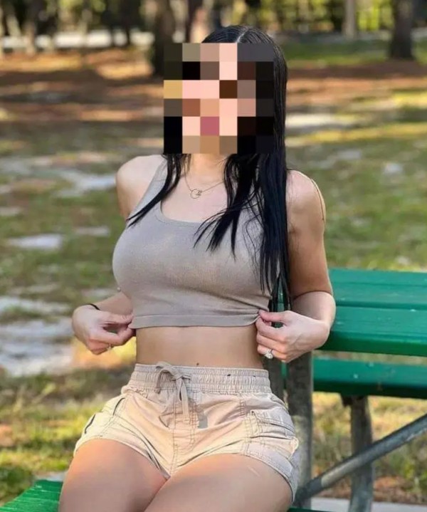 CHICA SEXI CON FIGURA DELICIOSA EN GRANADA