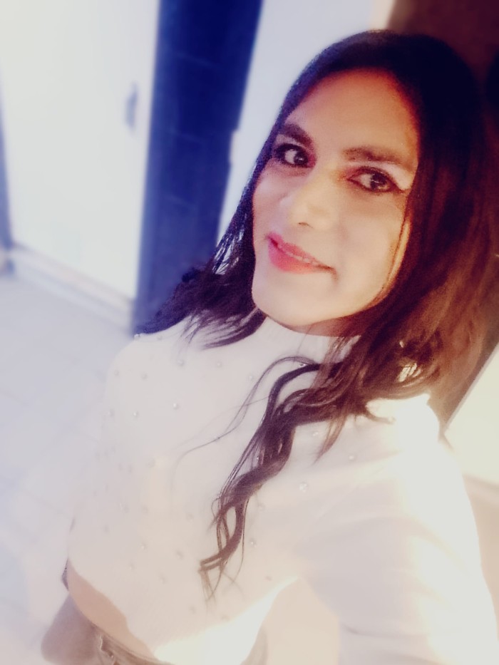 Trans latina muy cachonda y warra disponible ahora