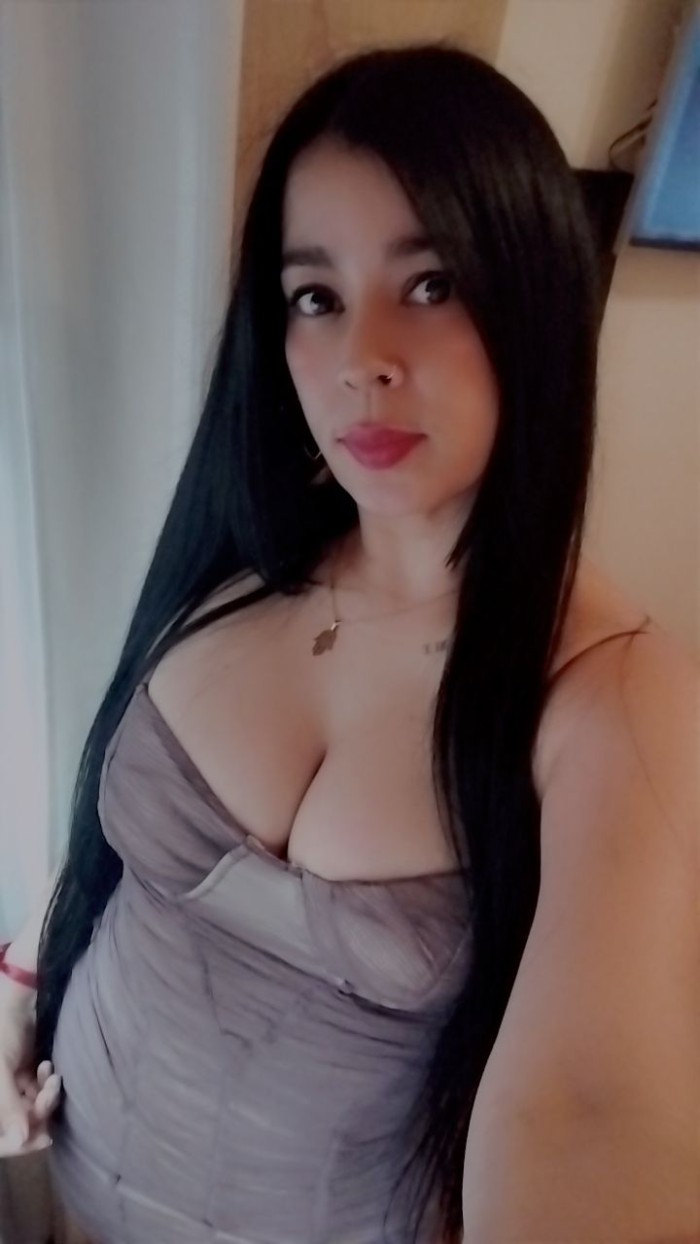 EN LEON NOVEDAD ARDIENTE COLOMBIANA CACHONDA SEXO