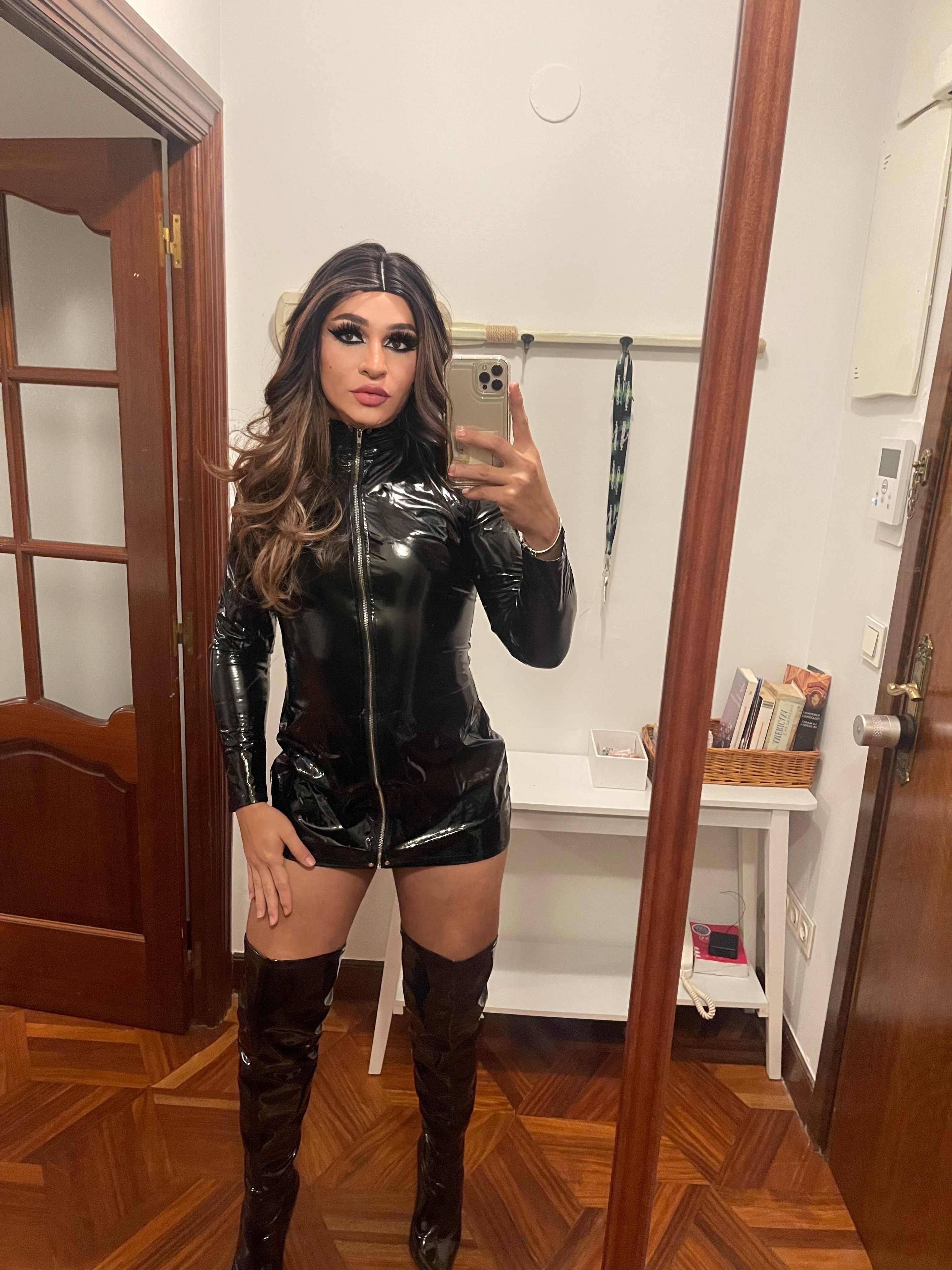 HERMOSA CHICA TRANS COLOMBIANA