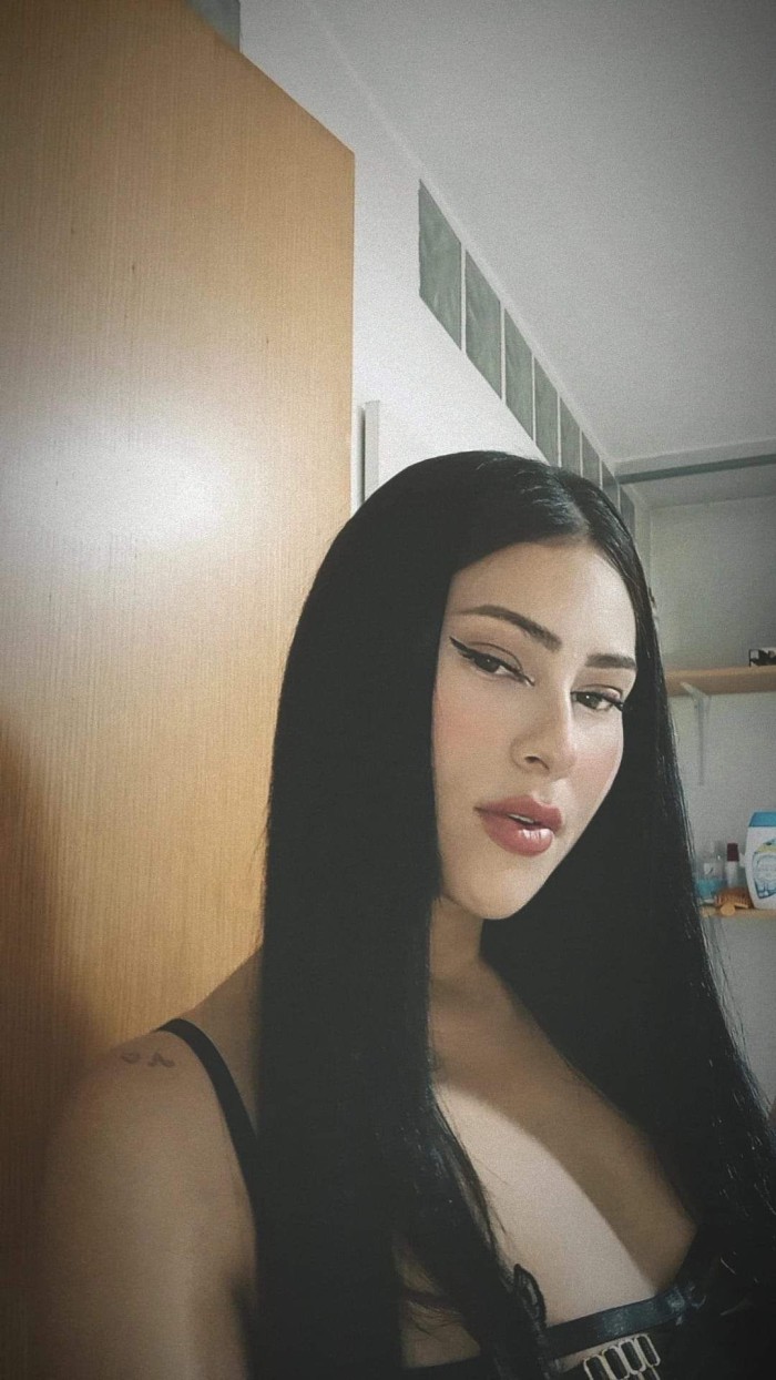 Colombiana jovencita muy vip