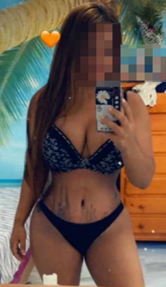 CHICA ENCANTADORA EN CENES