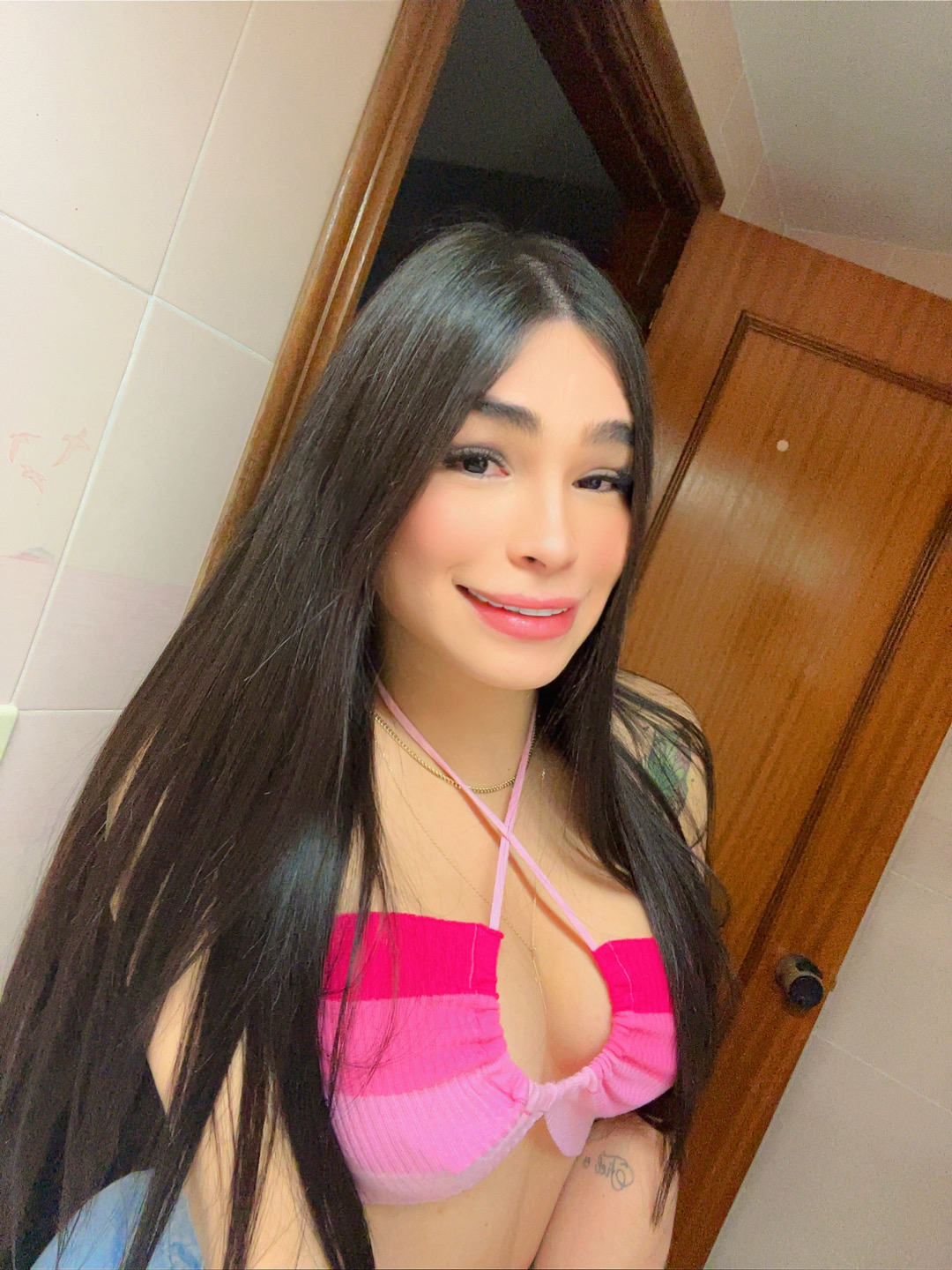 HERMOSA JOVENCITA LATINA RECIÉN LLEGADA A TU CIUDA