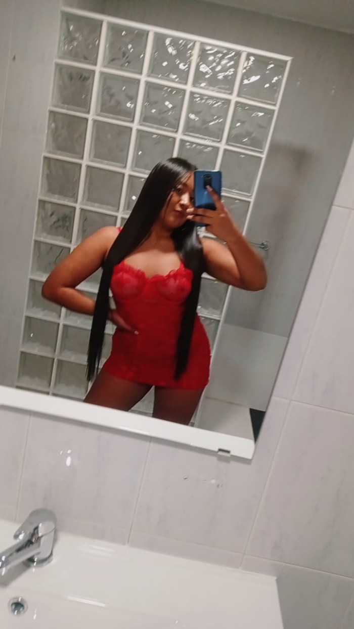 MORENA NINFOMANA ARDIENTE Y MUY CACHONDA