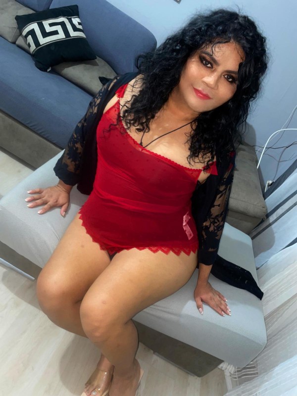 Nathaly morena latina novedad en Sabadell