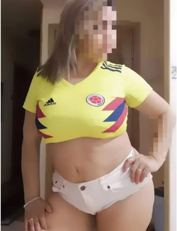 EXUBERANTE COLOMBIANA MADURITA CLARA SOLO PARA TI