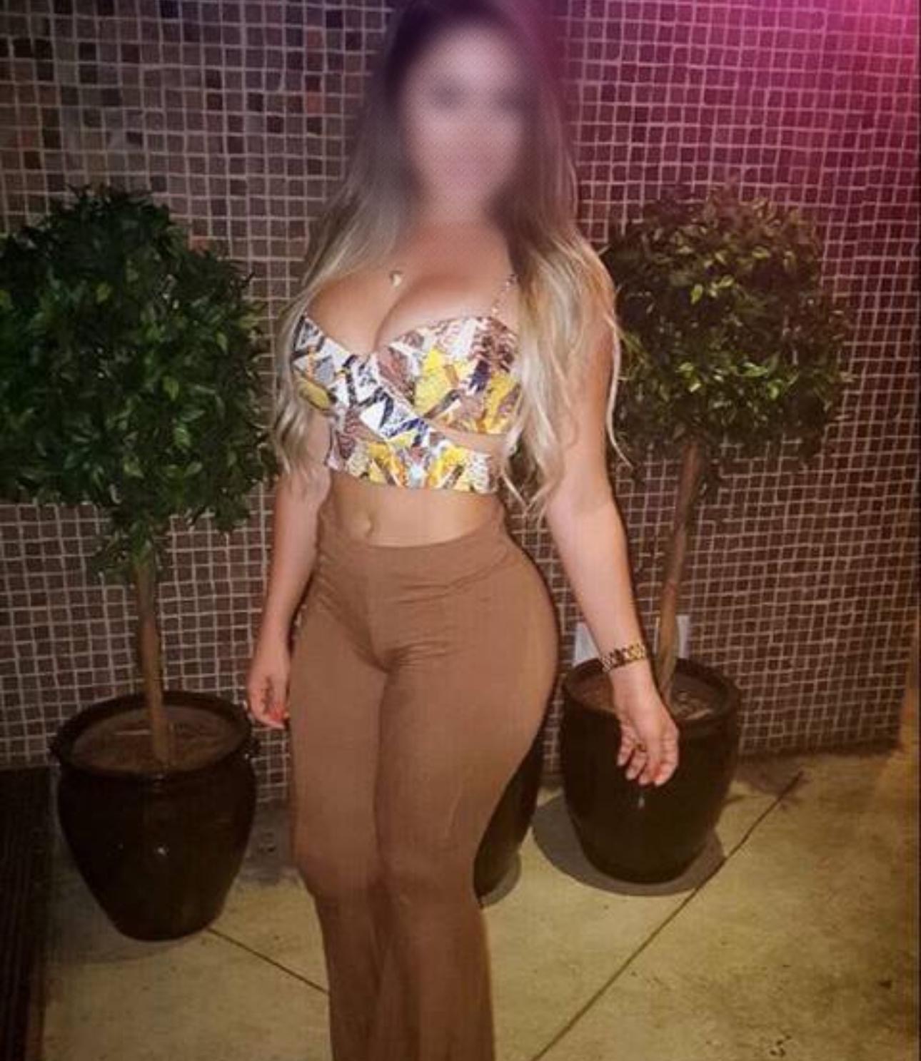 Rubia elegante colombiana  , atencion vip –