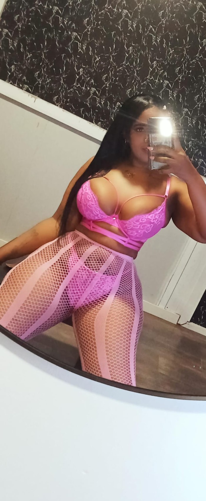 TU LATINA ENCANTADORA 24 HORAS DISPONIBLE