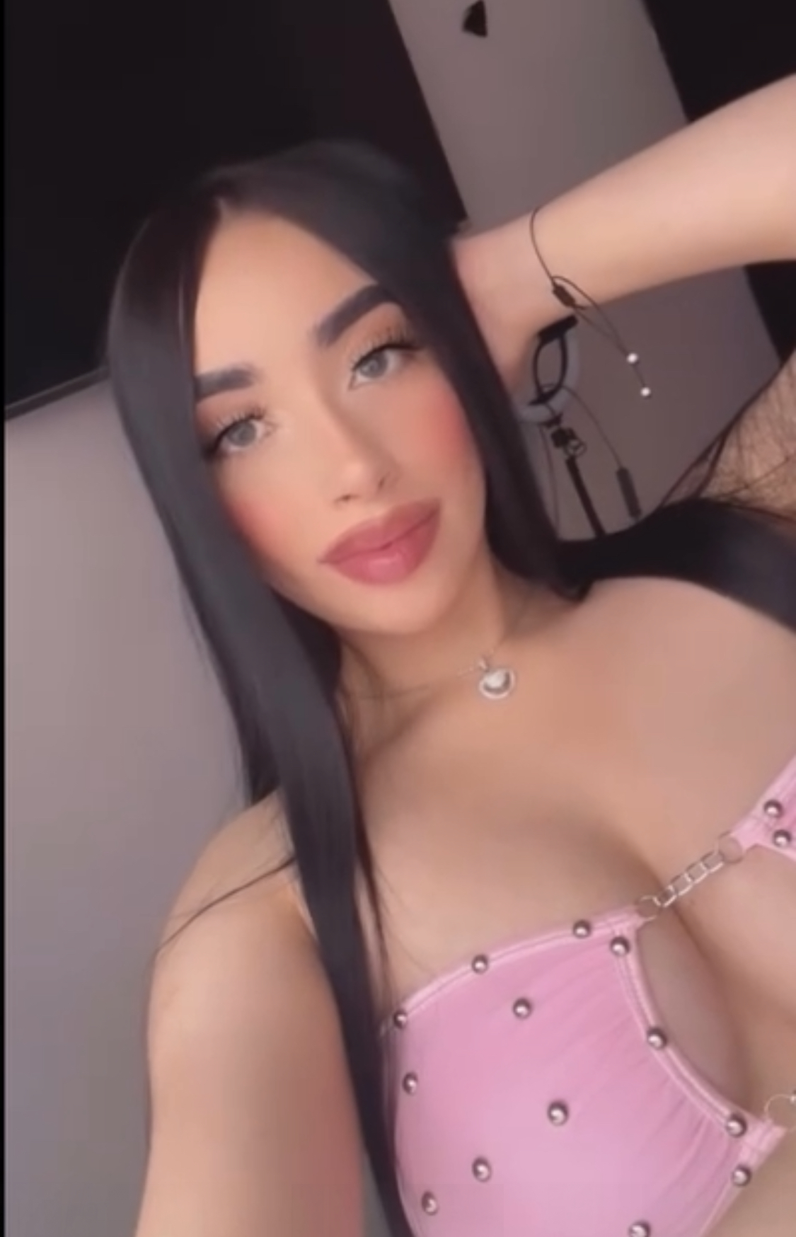 recién llegada hermoso, transexual VIP