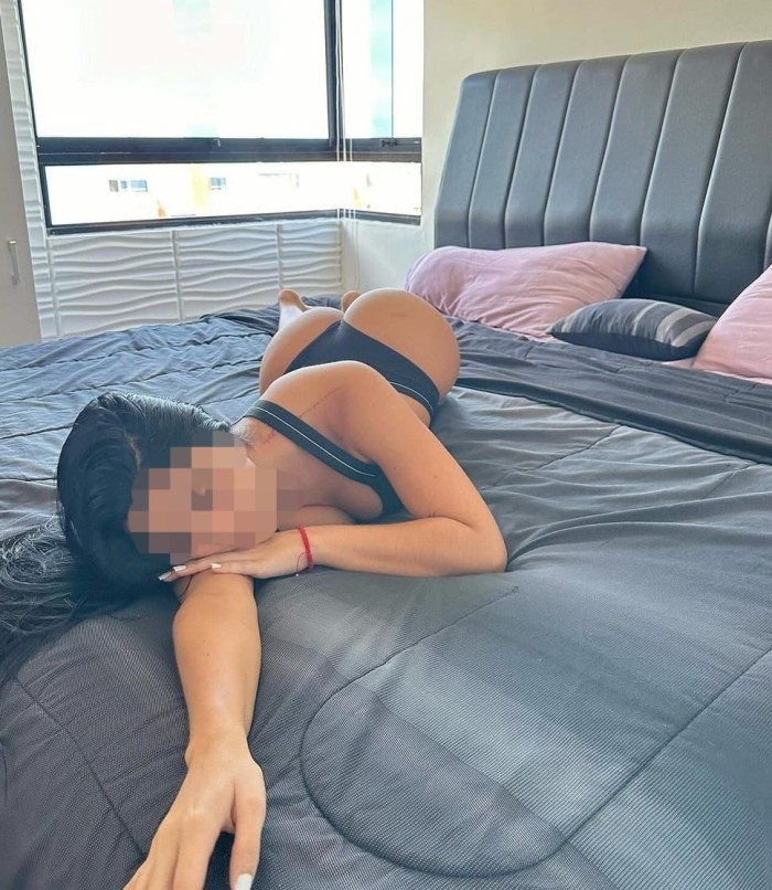 24 HORAS TU LATINA FOLLADORA SOLO SALIDAS HOTEL