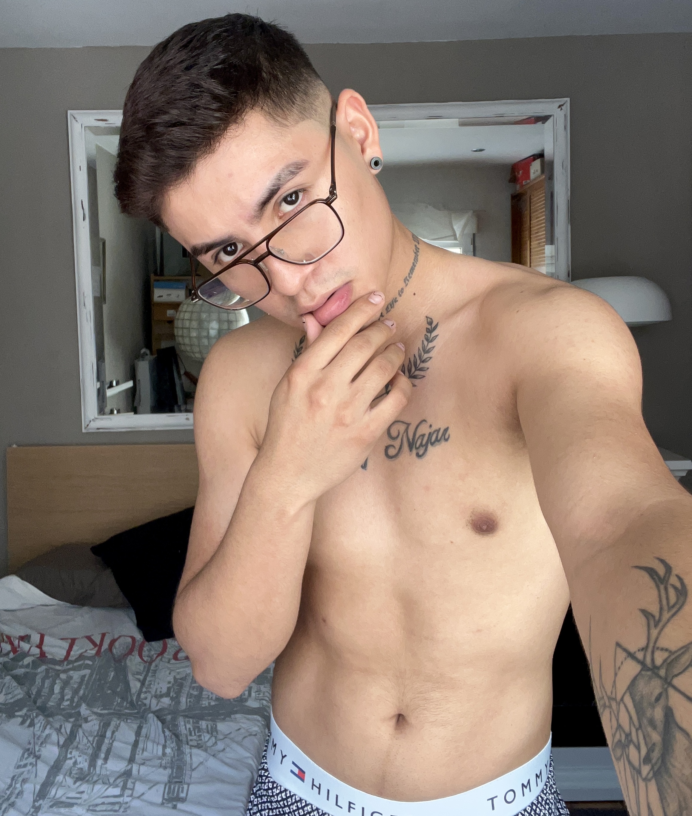 ÁNGEL COLOMBIANO TWINK APACIONADO CANDENTE