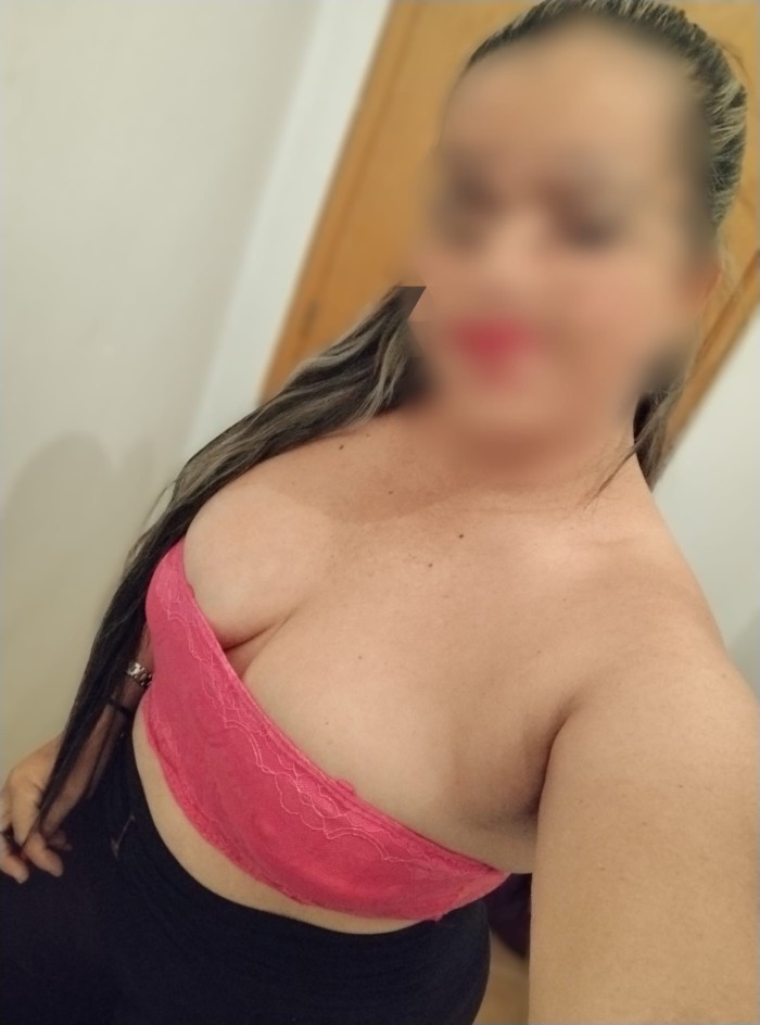 YESSICA HERMOSA LATINA EN ELCHE ,PIDE FOTOS