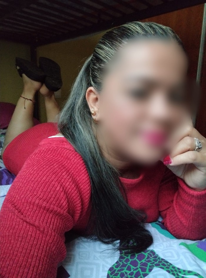 YESSICA HERMOSA LATINA EN ELCHE ,PIDE FOTOS