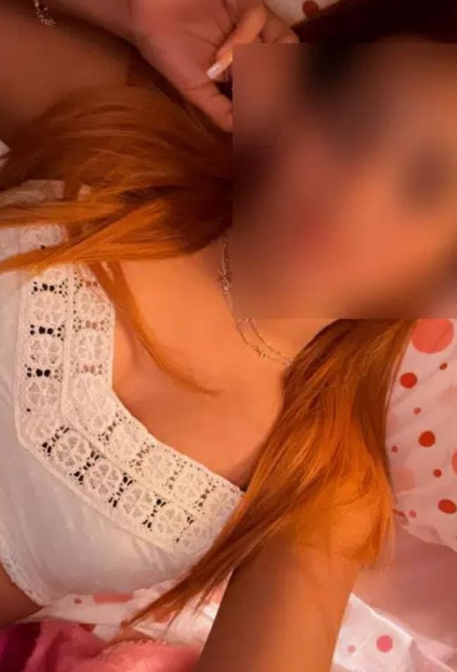 SENSUAL BOMBA DE SEXO FIESTERA COMPLACIENTE