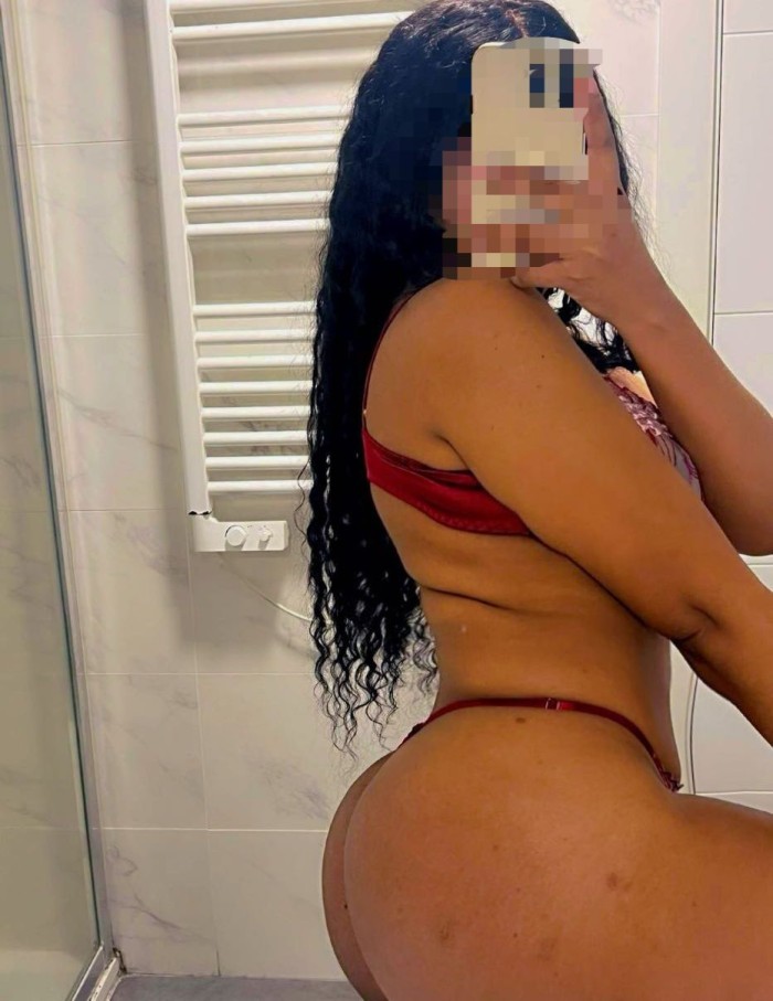 SENSUAL ARDIENTE MORENZA EN CORUÑA SEXO FIESTA A T