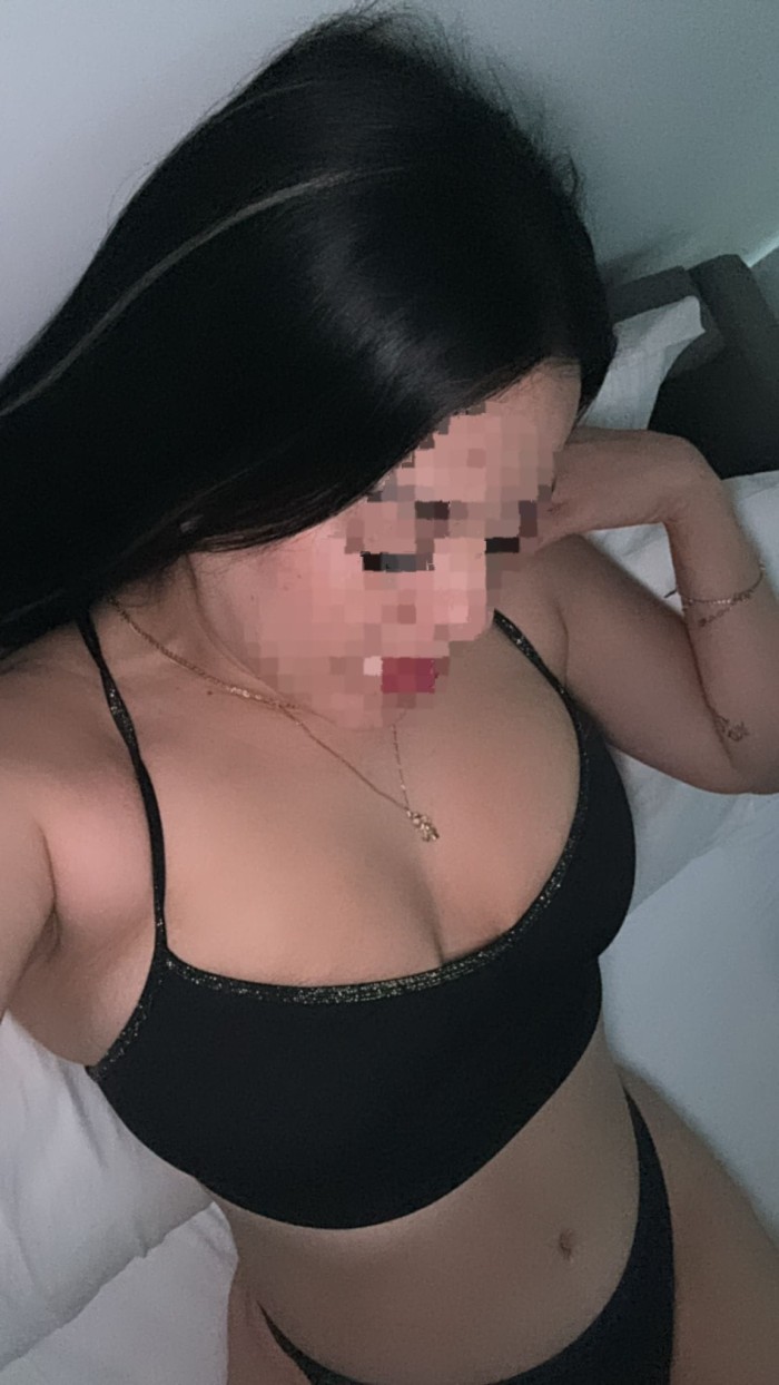 TU MODELO TRAVIESA SUPER CALIENTE COLOMBIANA