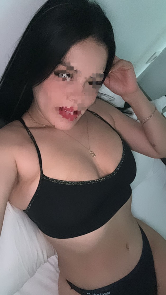 TU MODELO TRAVIESA SUPER CALIENTE COLOMBIANA