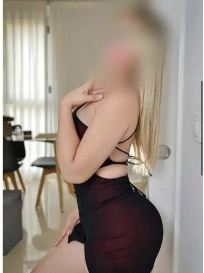 Latina muy caliente y fiestera