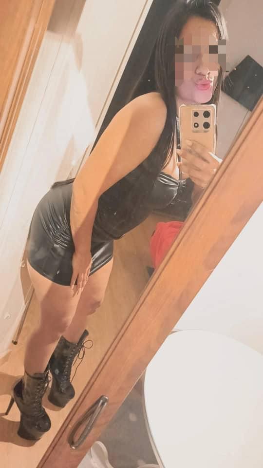 Por Navidad en Bilbao Chica Latina Guapa de Paso