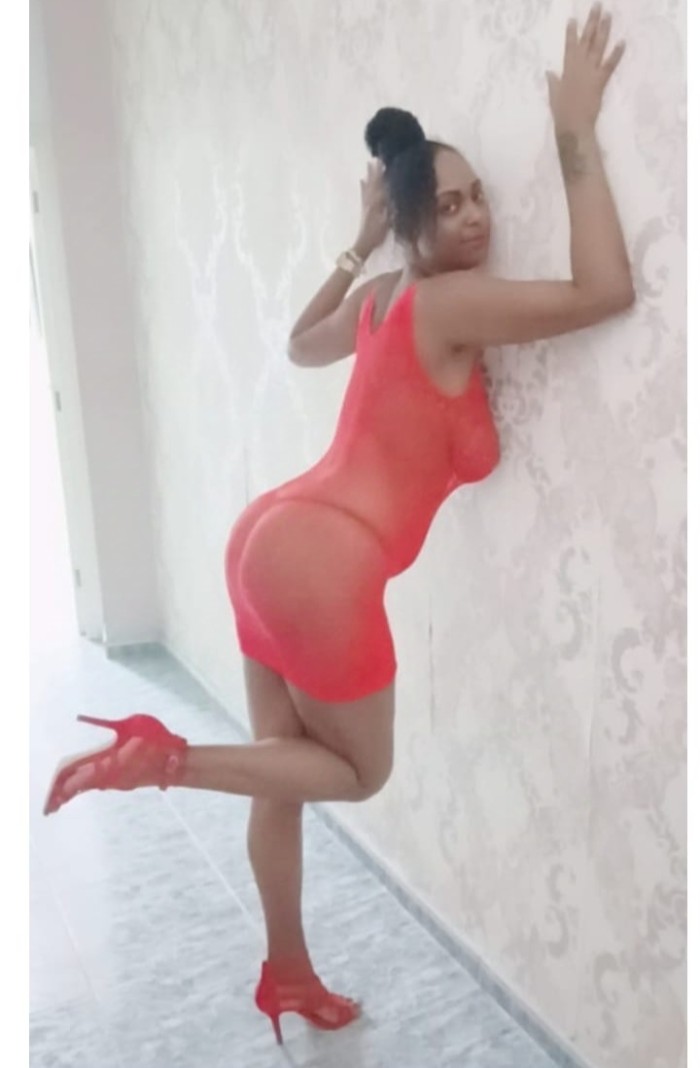 Cubana mulata buen cuerpo y muy cariñosa