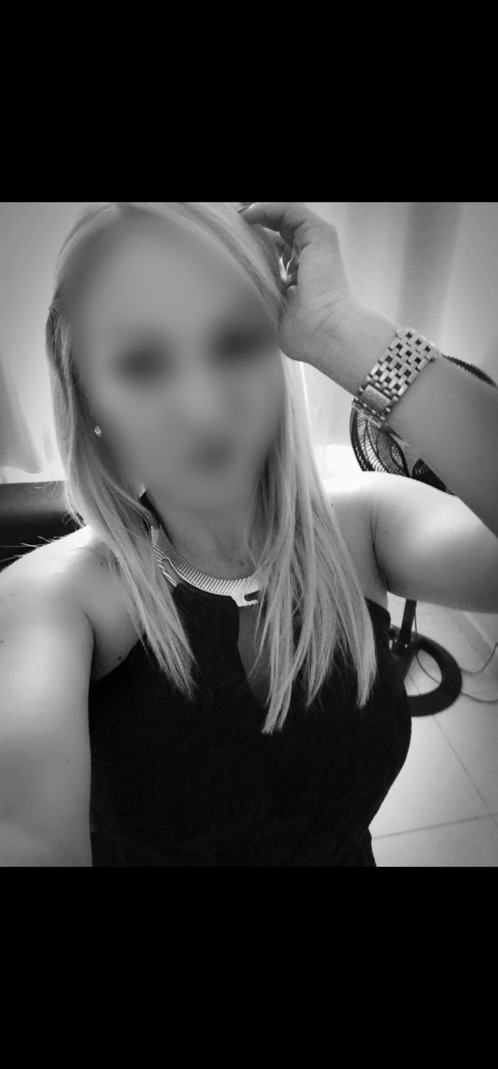 Hermosa rubia sexy elegante un sueño echo realidad