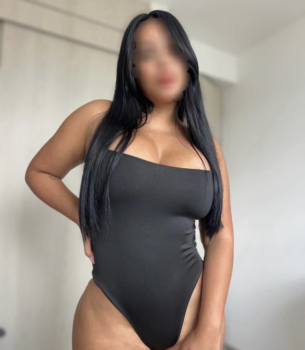 MUJER BONITA  INDEPENDIENTE ELEGANTE SENSUAL