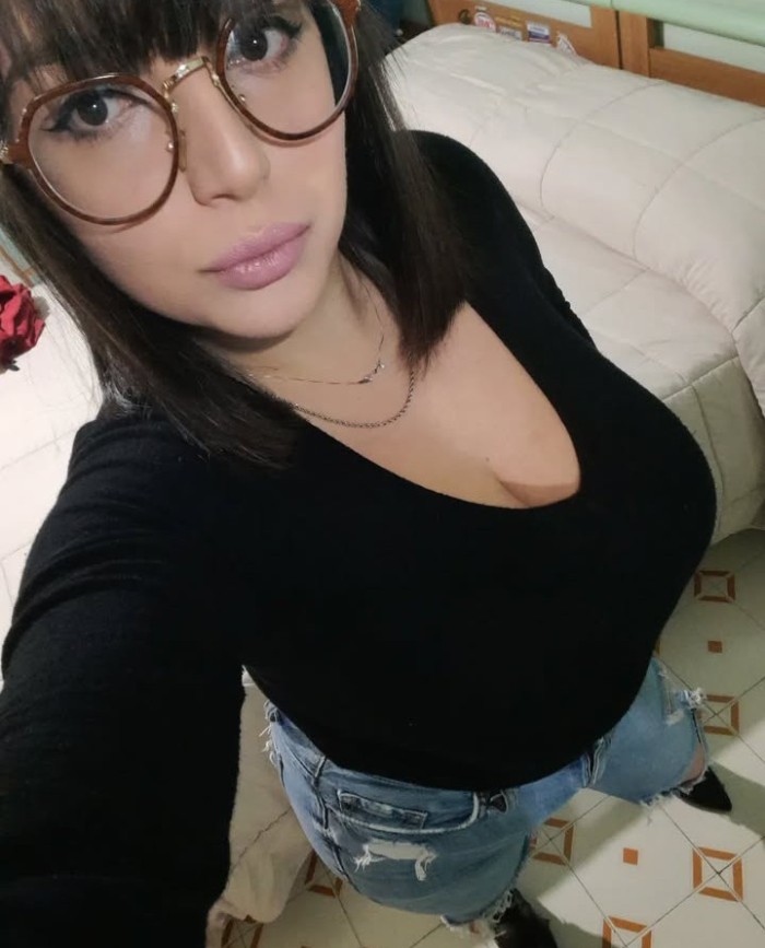 Te apetece verme ahora por cam ?NO QUEDO EN PERSON