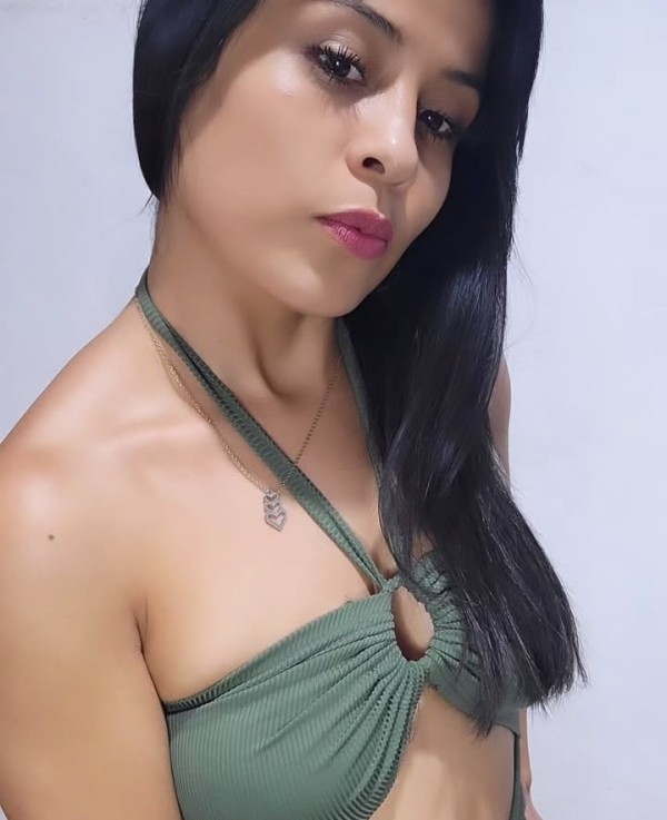 Chica maja paraguaya juguetona ardiente