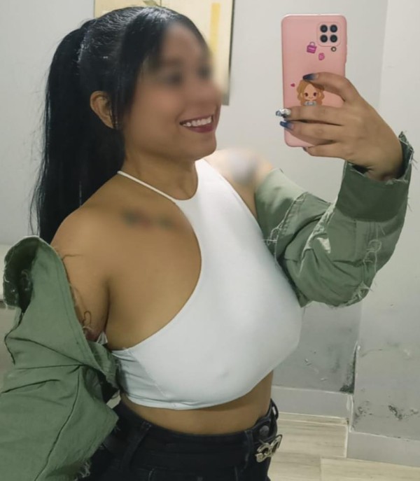 CULO GRANDE Y BUENAS TETAS