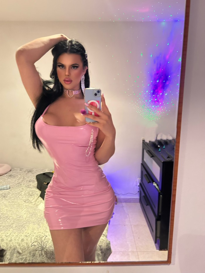 Mujer trans caliente disponible en Barcelona