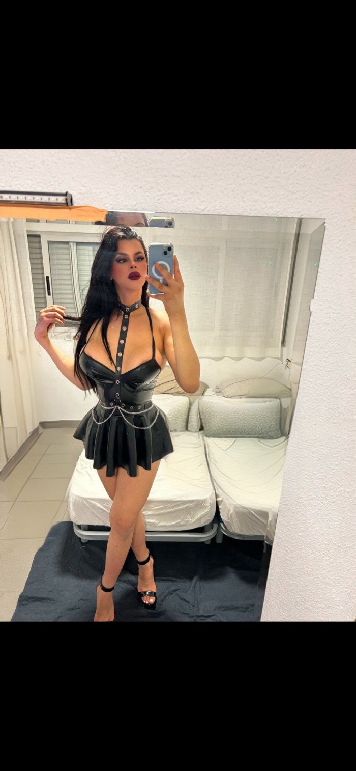 Mujer trans caliente disponible en Barcelona