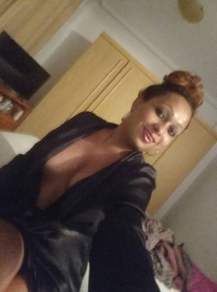 Fiesta y sexo en Torrevieja bella travesti