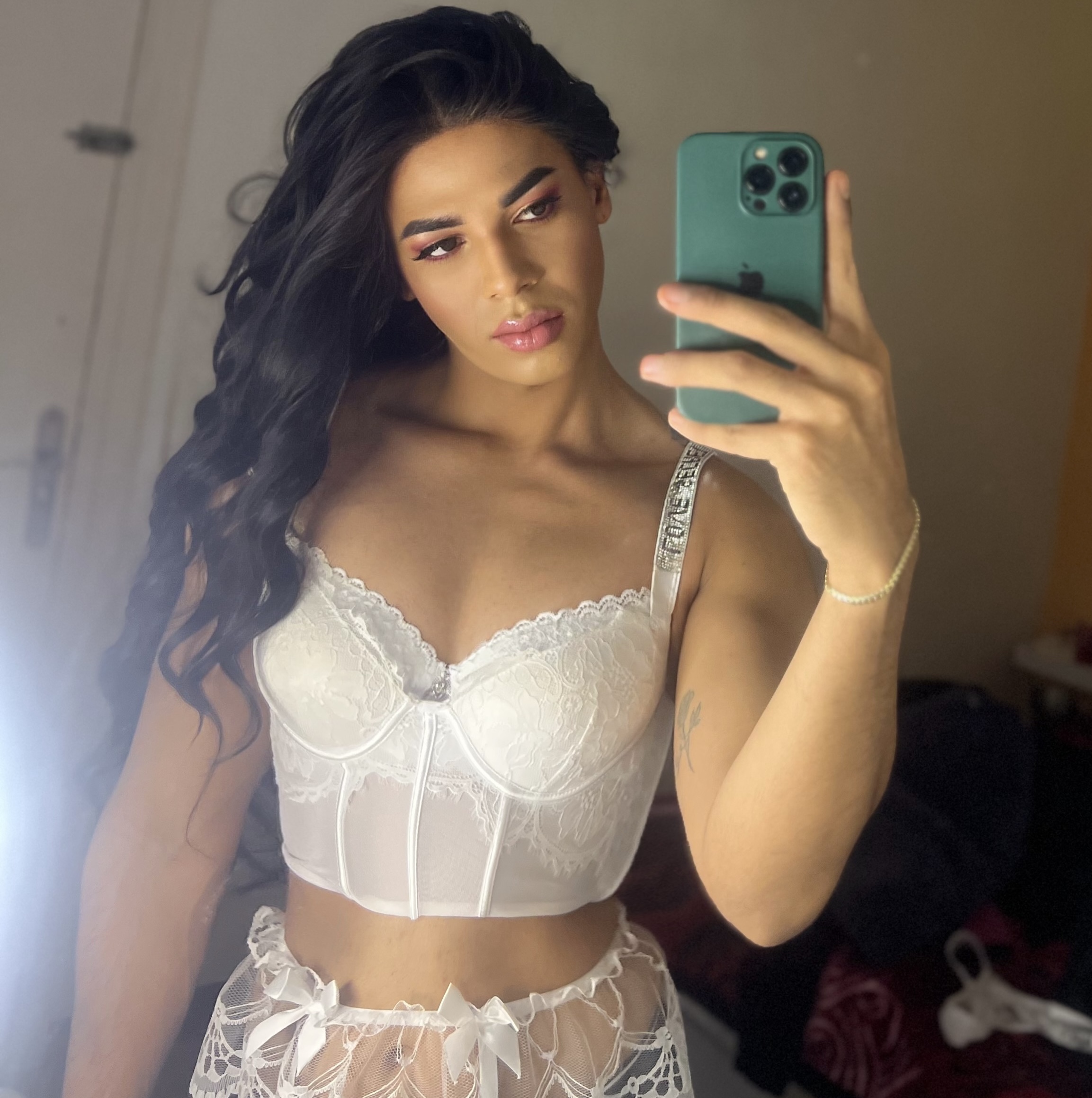 Trans sofia mulata colombiana