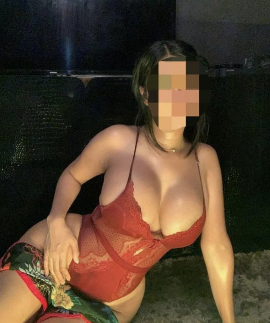 Olivia hermosa y joven en la zona de Ponferrada