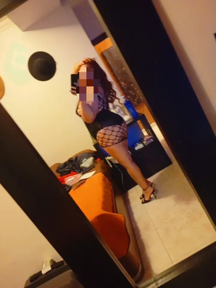 Micaela FIESTERA nueva SOLO SALIDAS