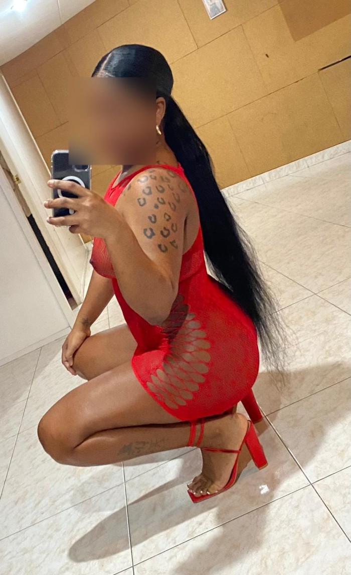 Daniela, la colombiana más ardiente de Verín, lista para cumplir tus deseos