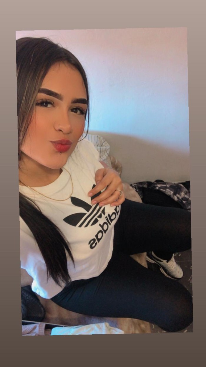 CATALINA SANTANA, JOVENCITA LATINA 20 AÑOS